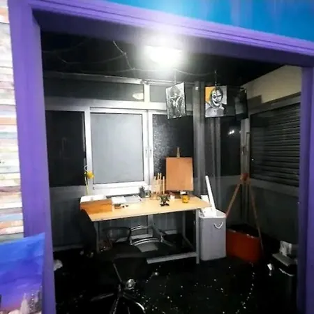 Artistic 2 Bedroom+art Studio Apartment!!