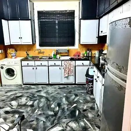 Artistic 2 Bedroom+art Studio Apartment!!